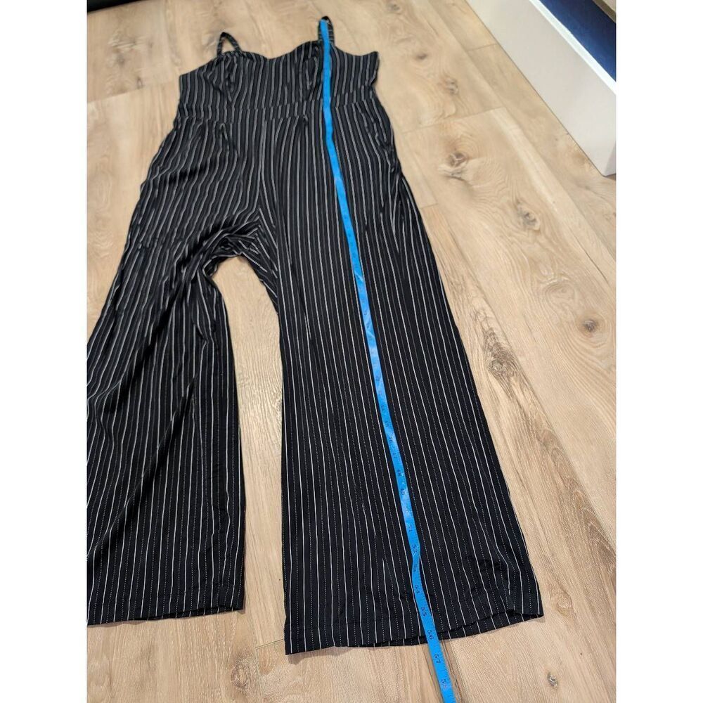 Torrid Black & White Wide Leg Challis Jumpsuit Plus Size 1XL Pockets - Picture 12 of 13